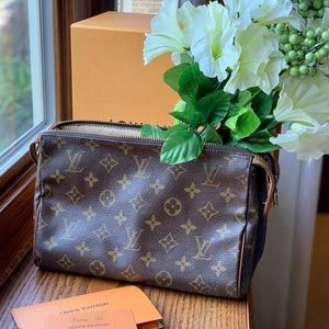 Louis Vuitton Vintage make up pouch